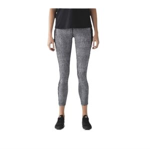 Lululemon Women's Fall Net Black White Wild & Free Crop Leggings 4‎